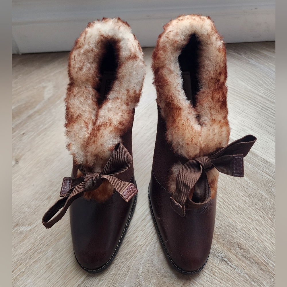 Like New! GORGEOUS 7.5 BROWNMATISSE BOOTS - GENUINE SUEDE